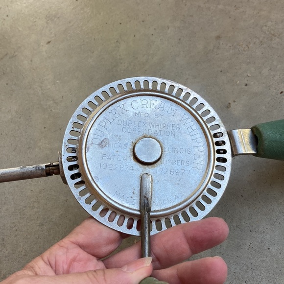 Antique DUPLEX CREAM WHIPPER. green wooden handle kitchen hand mixer. Works! - Picture 3 of 6